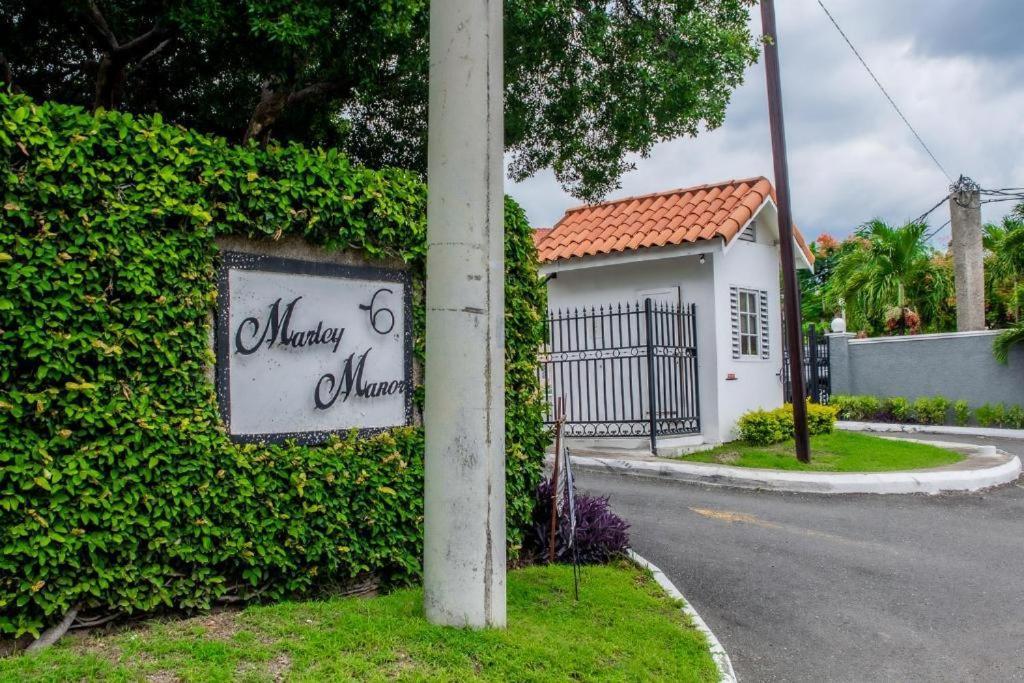 Finest Accommodation Marley Manor Apt # 513 Ground Floor 6 Marley Rd Kgn 6 كينغستون المظهر الخارجي الصورة