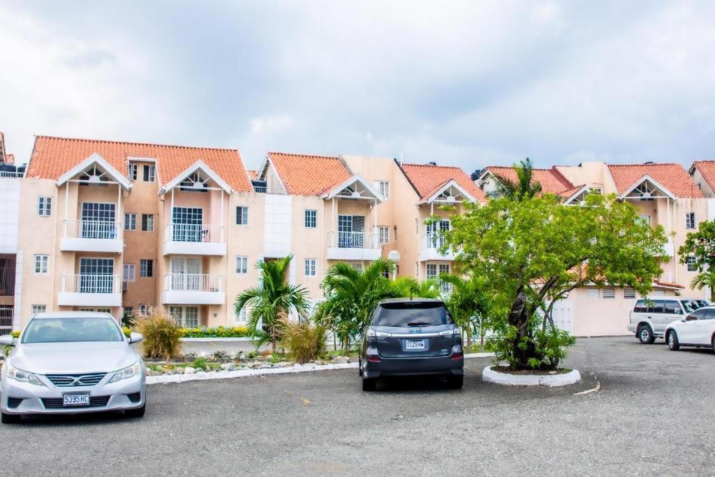 Finest Accommodation Marley Manor Apt # 513 Ground Floor 6 Marley Rd Kgn 6 كينغستون المظهر الخارجي الصورة